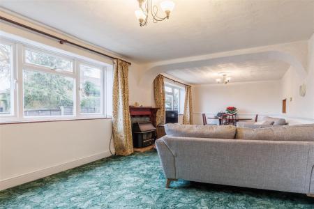 13, Beaconfield Ave (6).jpg