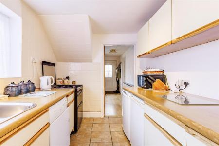 13, Beaconfield Ave (5).jpg