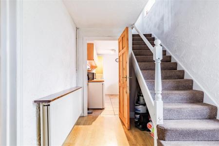 13, Beaconfield Ave (1).jpg