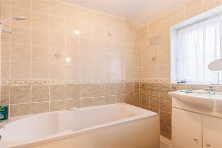 13, Beaconfield Ave (15).jpg