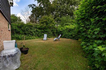 9 Coniston Court   (19).jpg