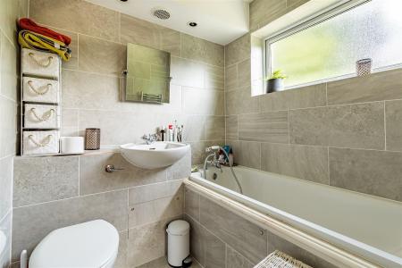 9 Coniston Court   (15).jpg