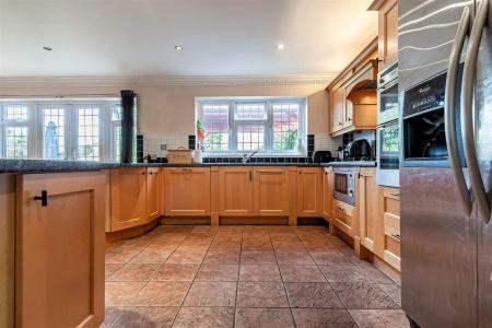 Highview Close  (37).jpg