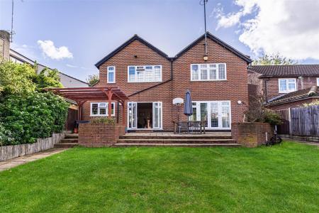 Highview Close  (11).jpg