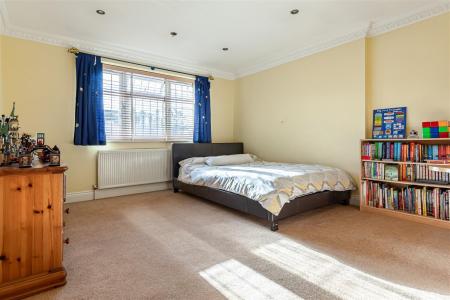 Highview Close  (14).jpg