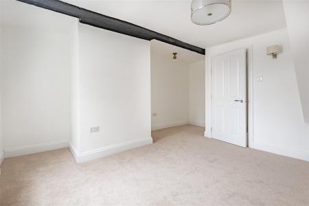 108  high street  (14).jpg