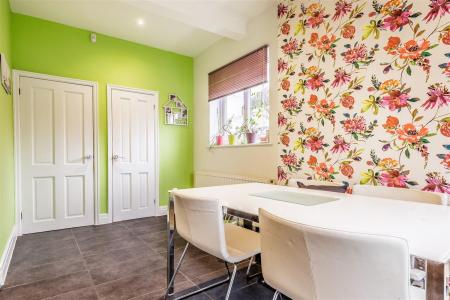 35 Hatley Ave (6).jpg