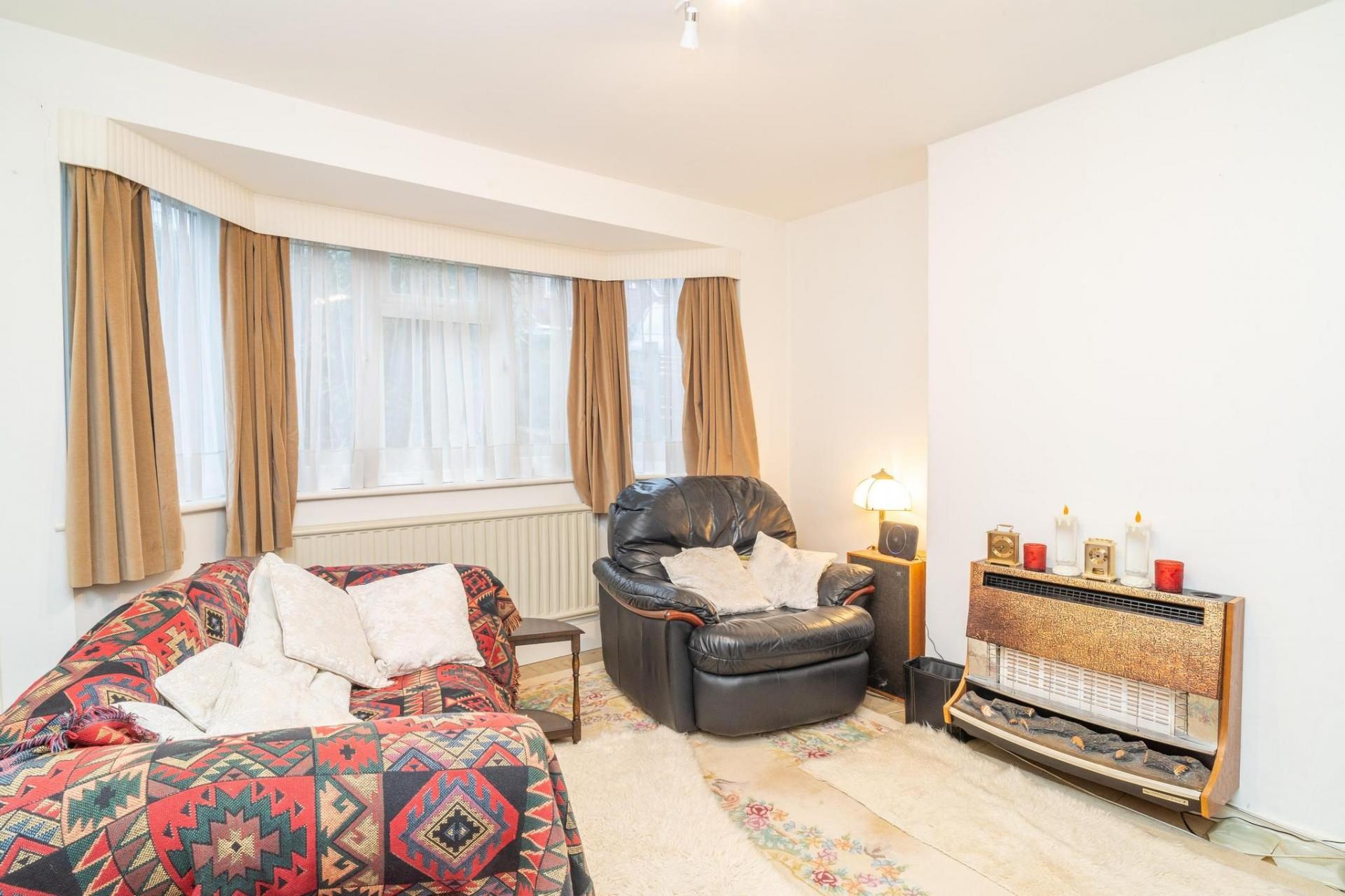 3 Bedroom Semi Detached House For Sale In Borehamwood