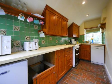 Fitted kitchen