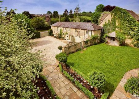 Courtyard setting