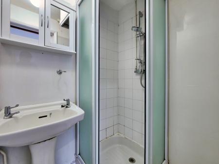 Ensuite shower