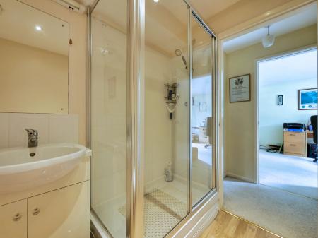 Annexe shower