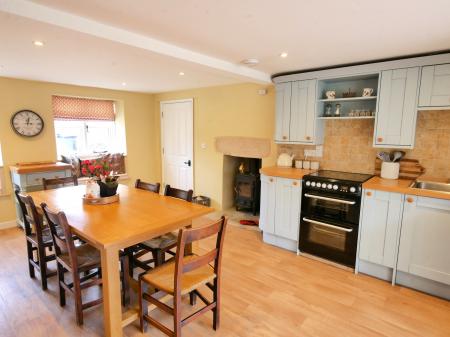 Kitchen Diner 2