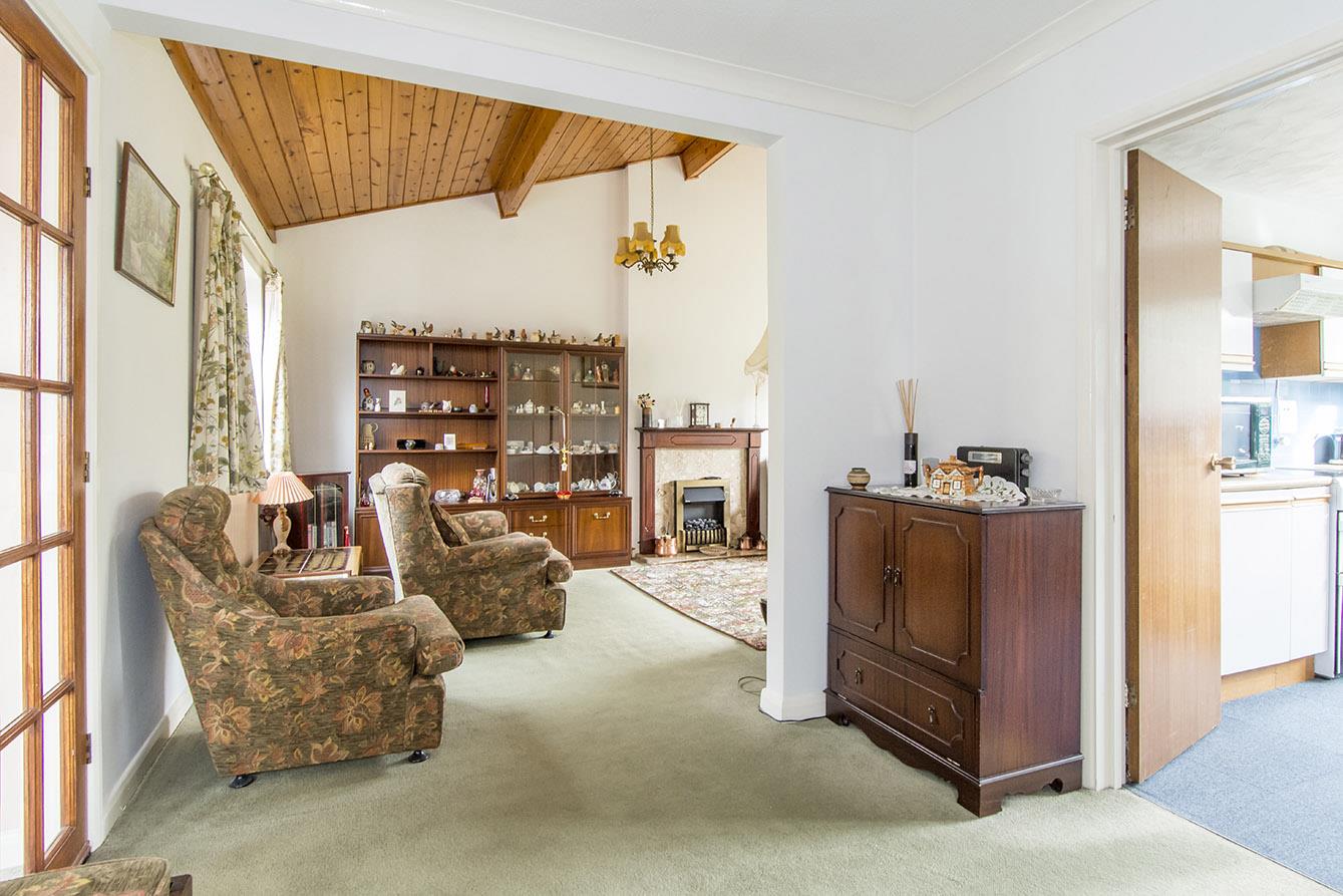 3 bedroom Detached Bungalow for sale in Lutterworth