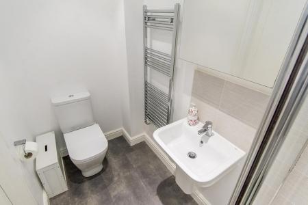 En-Suite Photo Two