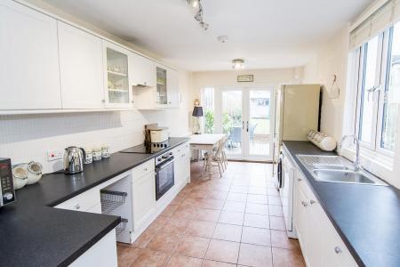 Dining kitchen Photo Two