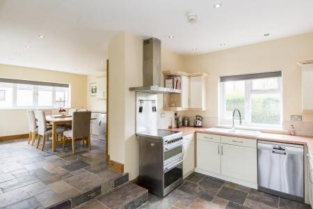 Kitchen& Breakfast Room Photo