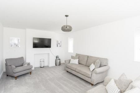 Lounge /Bedroom five