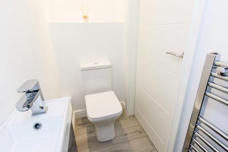 Cloakroom/Toilet