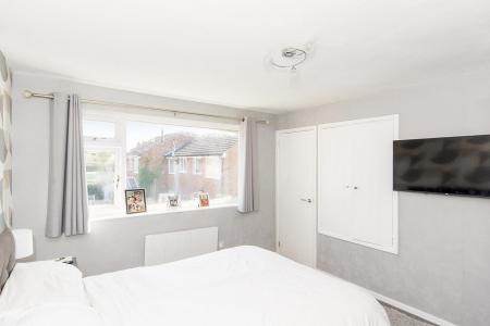 Bedroom One Photo 2