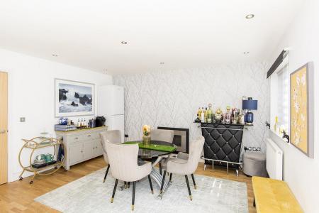 Dining/ Family Room Photo 2
