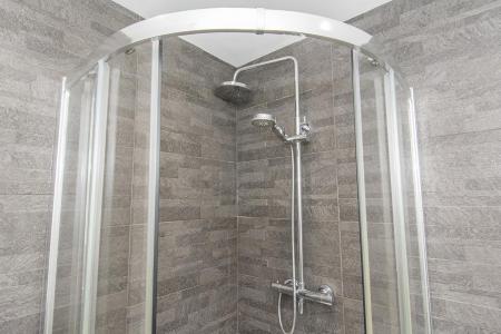 En-suite Photo Two