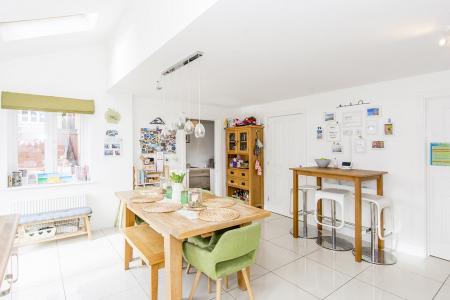 Family Dining Kitchen Photo 3