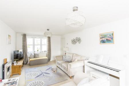 Lounge Photo 2
