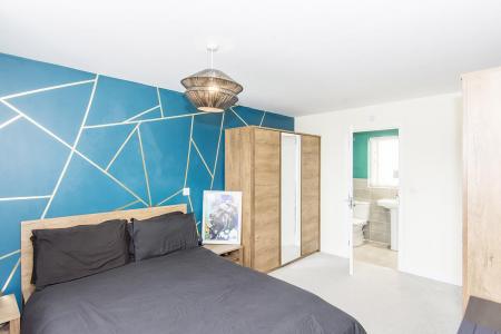 Bedroom One Photo 2