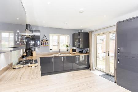 Dining Kitchen Photo 2
