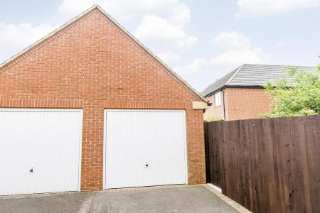 Garage & Parking