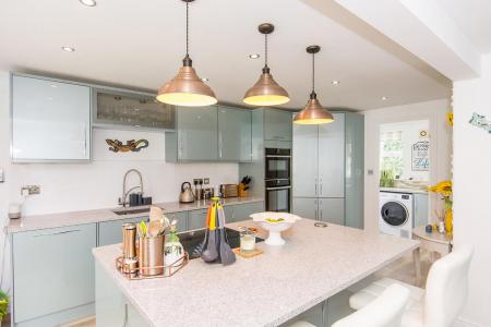 Kitchen Photo 2
