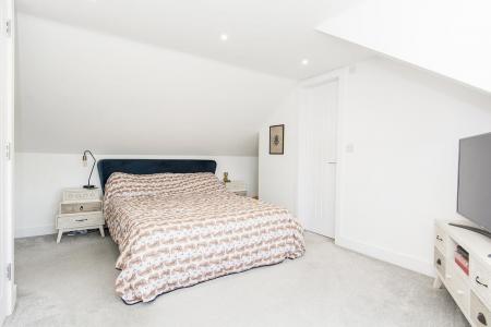 Bedroom One Photo 2