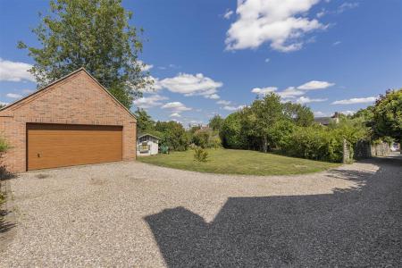 Double Garage & Parking