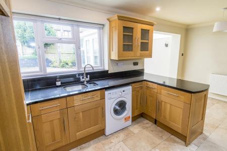 Open-Plan Kitchen/Diner Photo Back