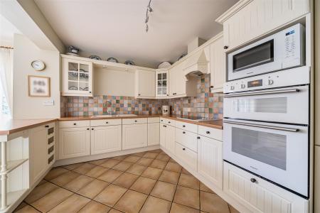 Dining Kitchen Photo 2