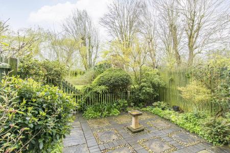 Private Courtyard Garden