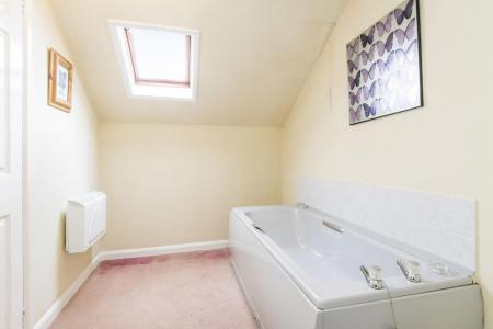 En-Suite Bathroom