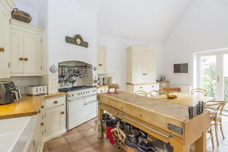 (Kitchen Area Photo)