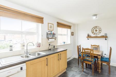 Kitchen/Breakfast Room