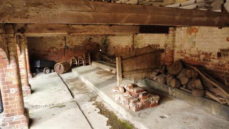 Barn/Outbuildings