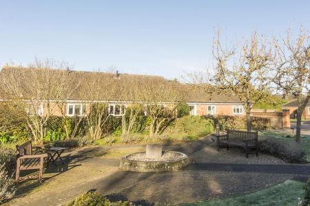 Outside & Communal Gardens