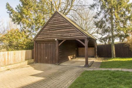 Garage & Carport