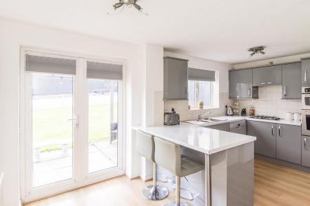 Kitchen / Breakfast Room