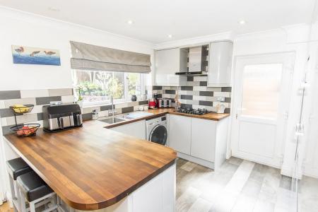 (Kitchen Area Photo)