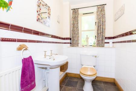 Cloakroom/WC