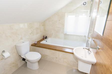 En-Suite Bathroom