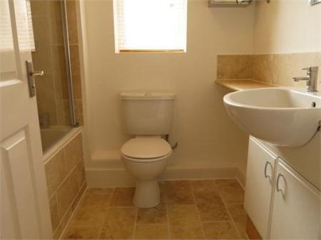 61 middle bath.jpg