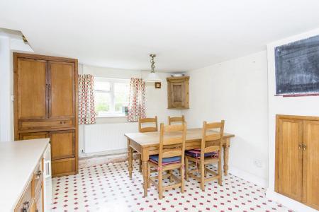 (Kitchen/Breakfast Room Photo)