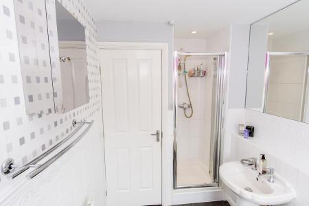 (Master En-Suite Photo Two)